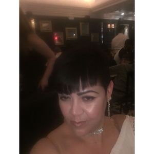 Meet your Posher, Raquel